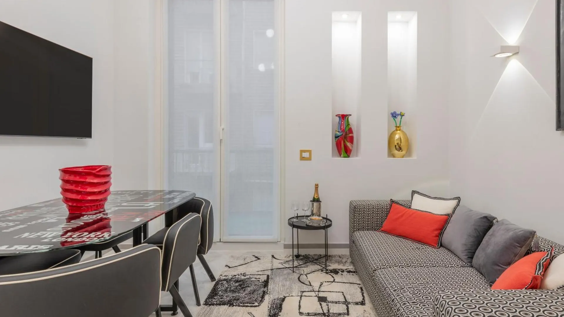 Falcone, 5 - Downtown Apartment Milan 0*,  Italy