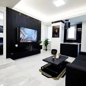  Apartment Italian Fashion - Luxurious Marble City Center